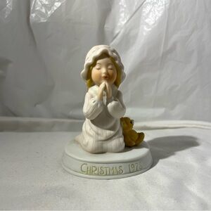 Holly Hobbie A Christmas Prayer 1973 Figurine